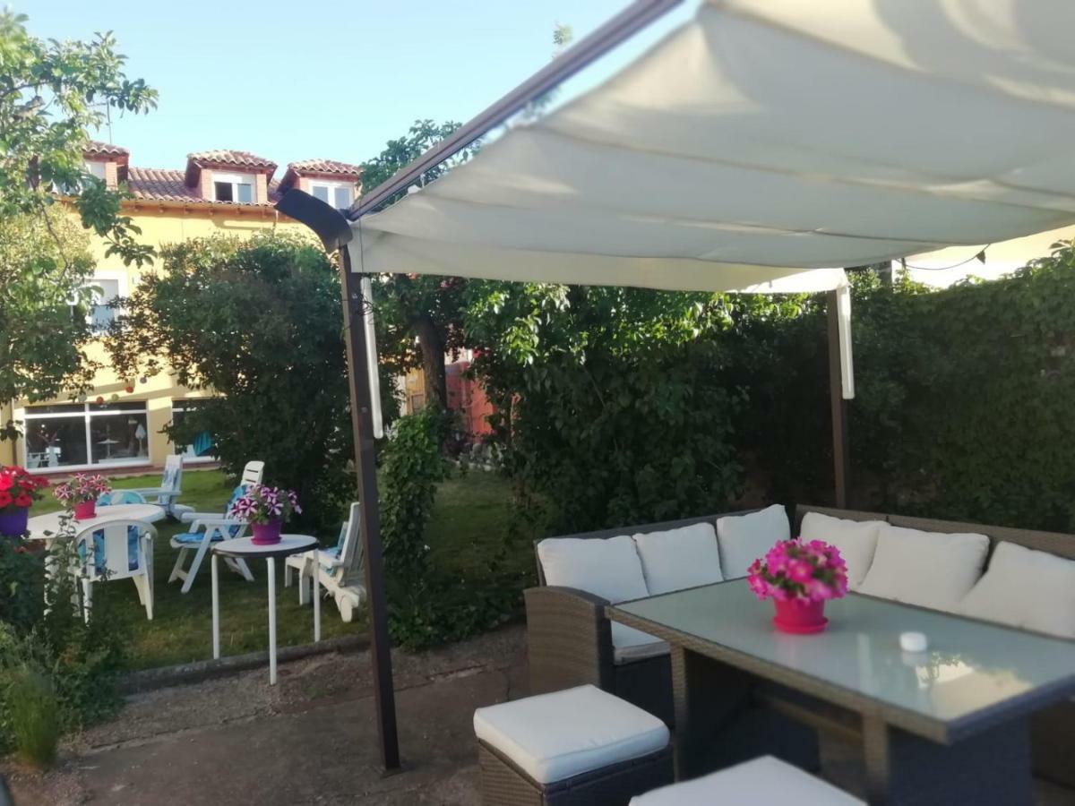Villa Boleta A 5 Minutos De Leon, Casa Con Jardin à San Andrés del Rabanedo Extérieur photo